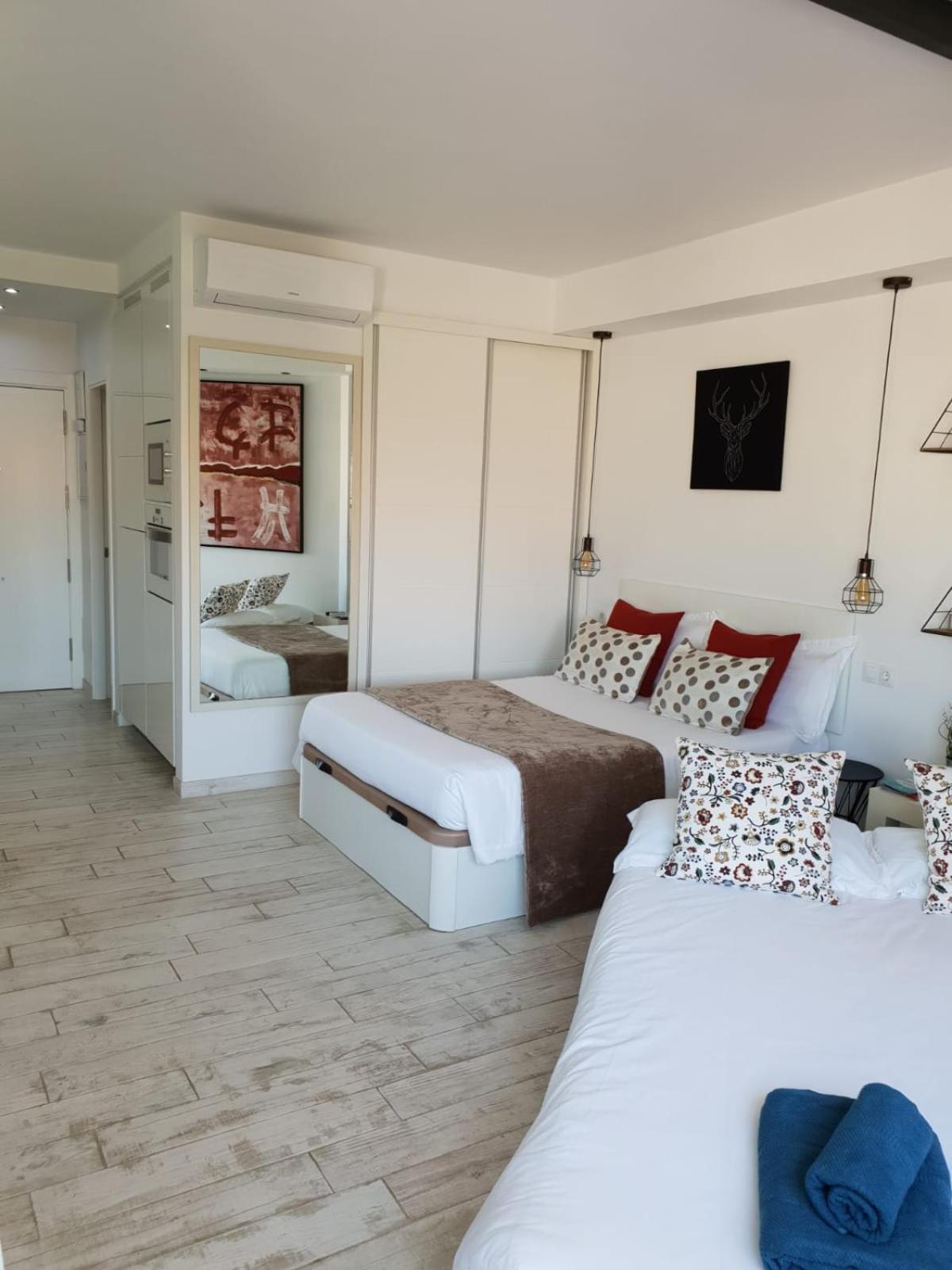 Estudiosol40 Torremolinos Kültér fotó